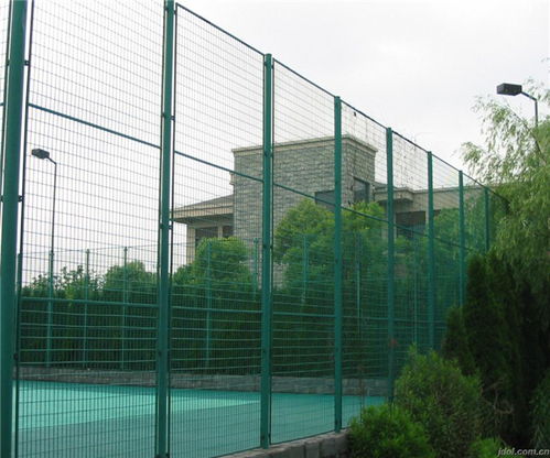 長白族自治縣進(jìn)口鑄鐵腿休閑椅單價與體育場地鋪裝概述